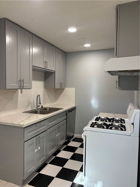 8641 Glenoaks 131, Los Angeles, CA 91352