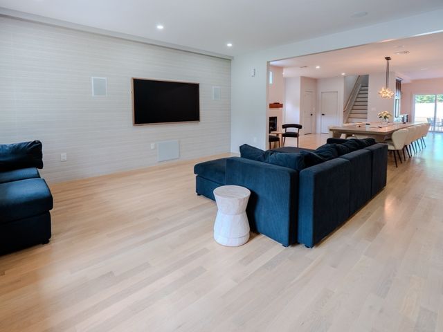 68 High St Ext, Lancaster, MA 01523