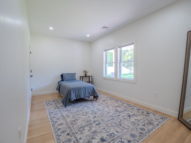 68 High St Ext, Lancaster, MA 01523
