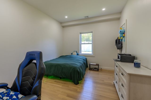68 High St Ext, Lancaster, MA 01523