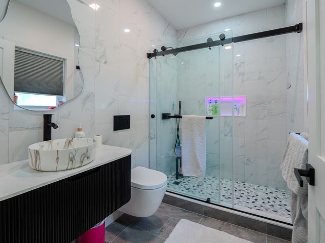 68 High St Ext, Lancaster, MA 01523