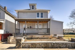 18 Perry St Ab A&B, Dover Town, NJ 07801