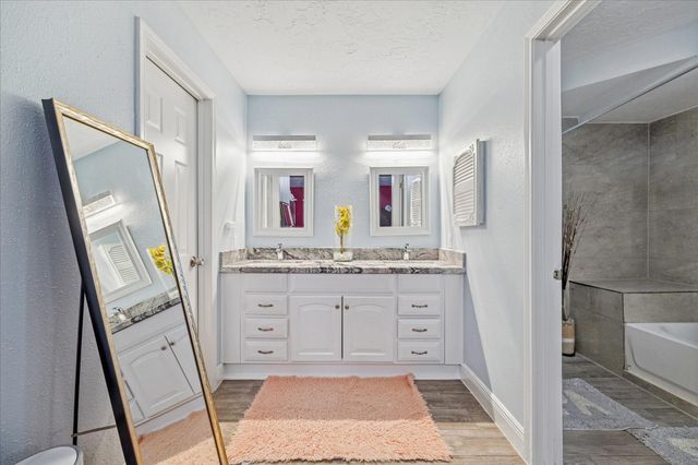 10402 Huntington Point Drive, Houston, TX 77099