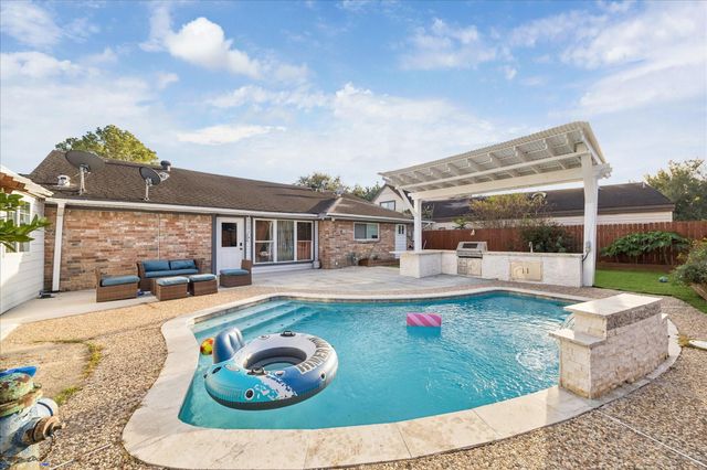 10402 Huntington Point Drive, Houston, TX 77099