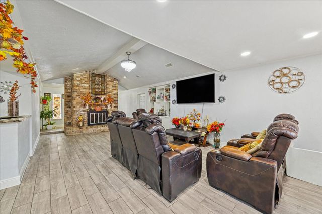 10402 Huntington Point Drive, Houston, TX 77099