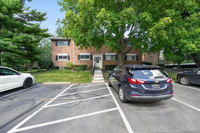629 E Fox Hills Drive 44, Bloomfield Hills, MI 48304