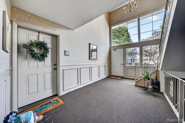 629 E Fox Hills Drive 44, Bloomfield Hills, MI 48304