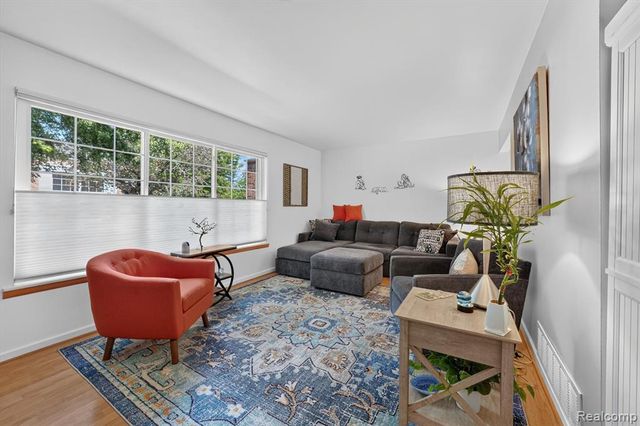 629 E Fox Hills Drive 44, Bloomfield Hills, MI 48304