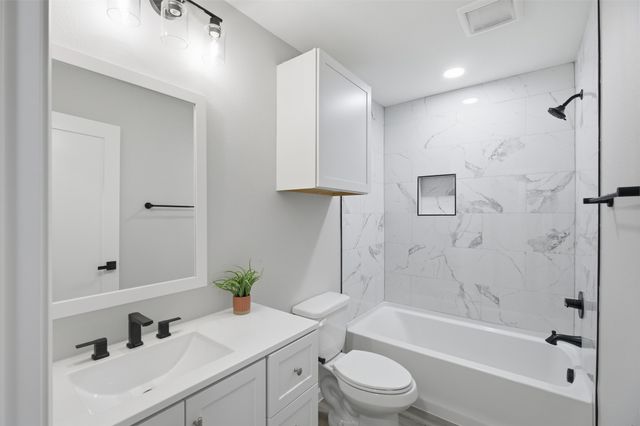 214 W Madison Street, Hillsboro, TX 76645