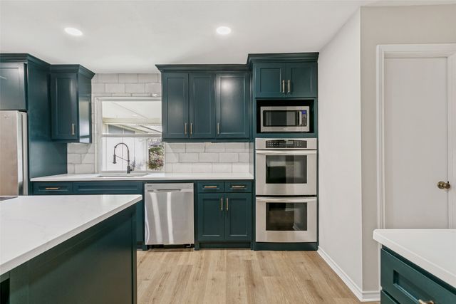 1617 Century Oaks Drive, Lewisville, TX 75077