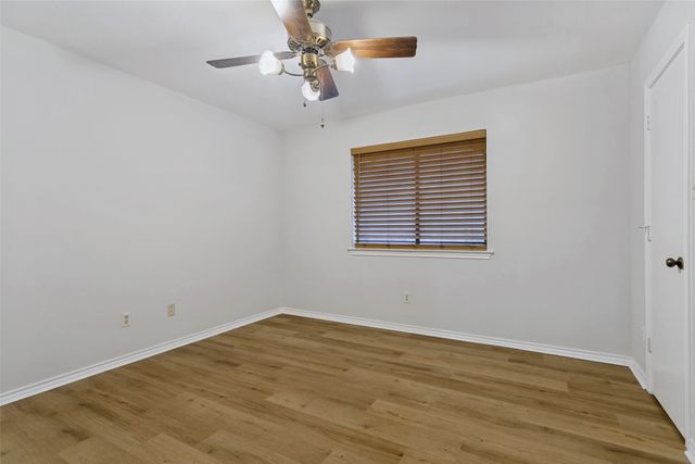 1617 Century Oaks Drive, Lewisville, TX 75077