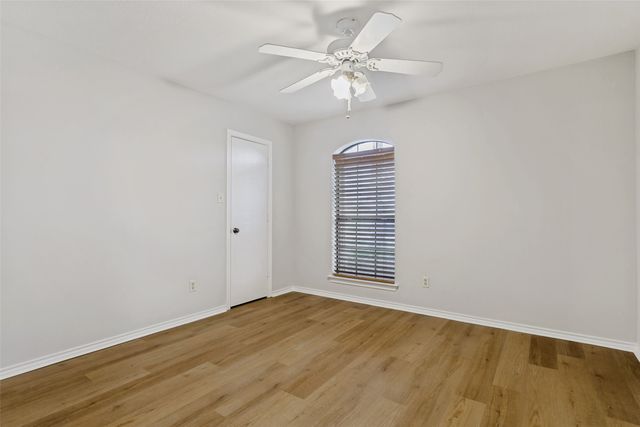 1617 Century Oaks Drive, Lewisville, TX 75077