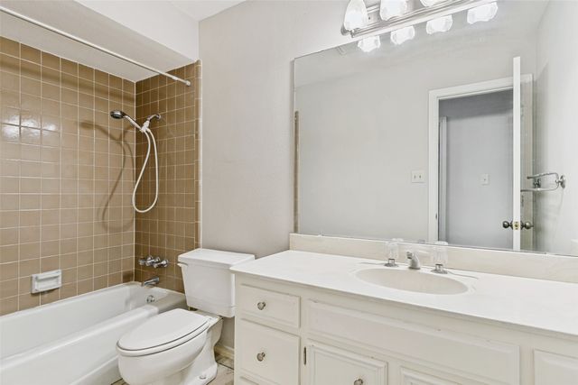 1617 Century Oaks Drive, Lewisville, TX 75077