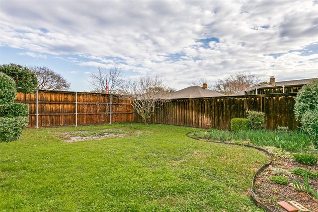 1617 Century Oaks Drive, Lewisville, TX 75077