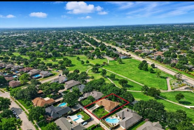 1617 Century Oaks Drive, Lewisville, TX 75077