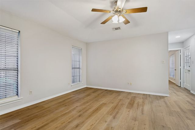 1617 Century Oaks Drive, Lewisville, TX 75077