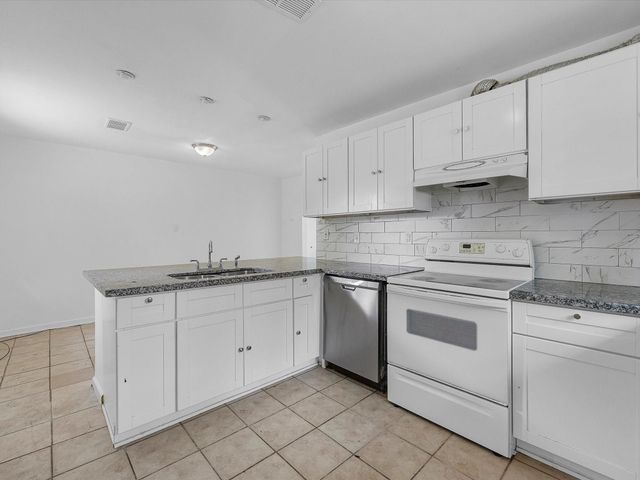 8161 Record Street, Houston, TX 77028