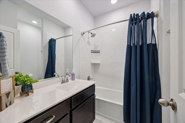 23418 Malbec Drive, Alvin, TX 77511