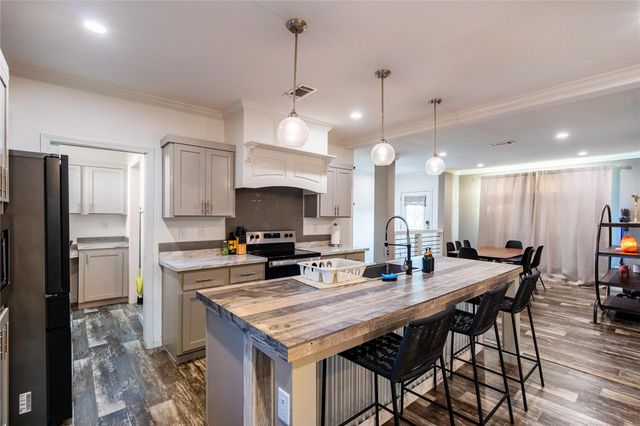 250 Mikes WAY, Leander, TX 78641