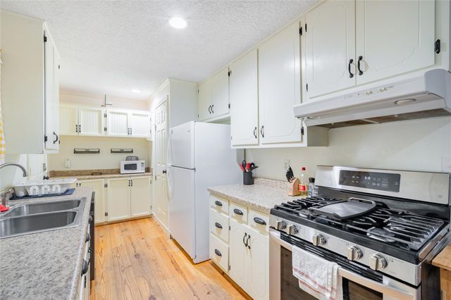 250 Mikes WAY, Leander, TX 78641