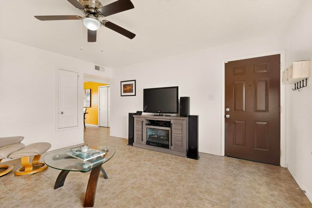 10516 Love Avenue NE, Albuquerque, NM 87112