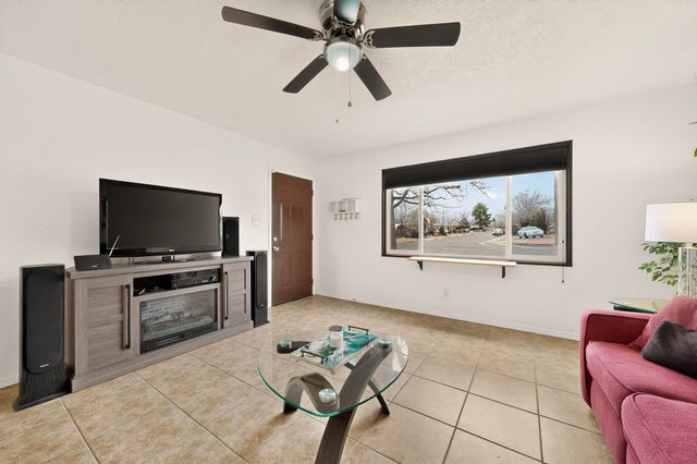 10516 Love Avenue NE, Albuquerque, NM 87112