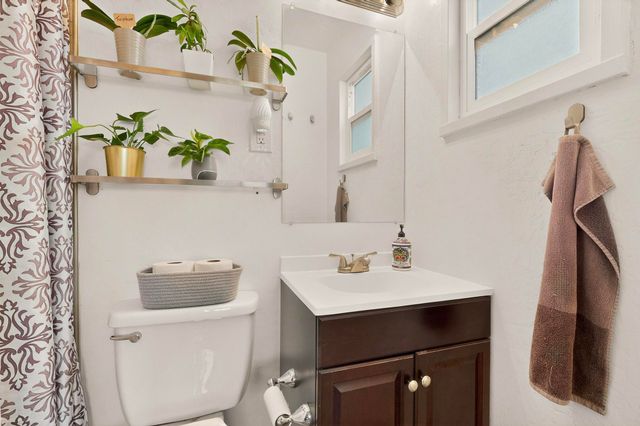 10516 Love Avenue NE, Albuquerque, NM 87112