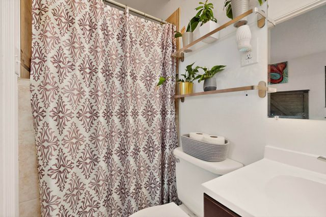 10516 Love Avenue NE, Albuquerque, NM 87112