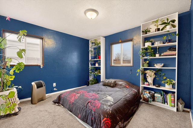 10516 Love Avenue NE, Albuquerque, NM 87112