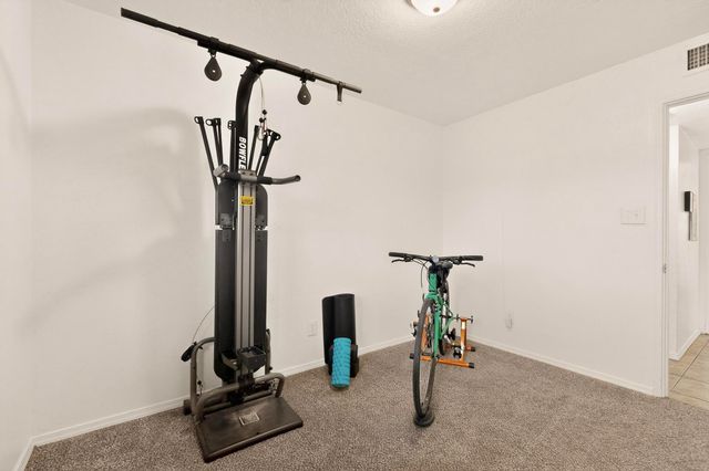 10516 Love Avenue NE, Albuquerque, NM 87112