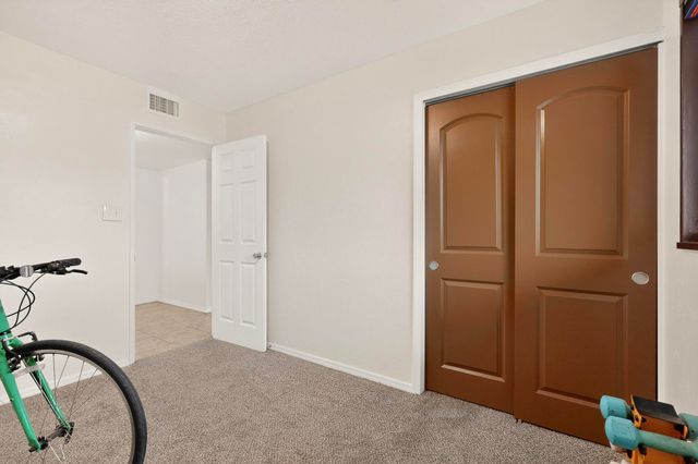 10516 Love Avenue NE, Albuquerque, NM 87112