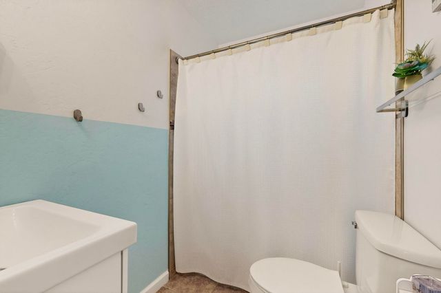 10516 Love Avenue NE, Albuquerque, NM 87112