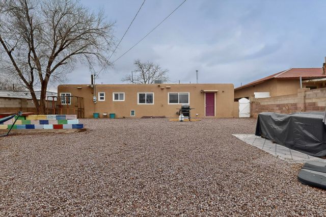 10516 Love Avenue NE, Albuquerque, NM 87112