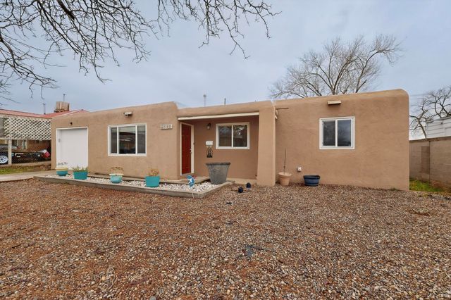 10516 Love Avenue NE, Albuquerque, NM 87112