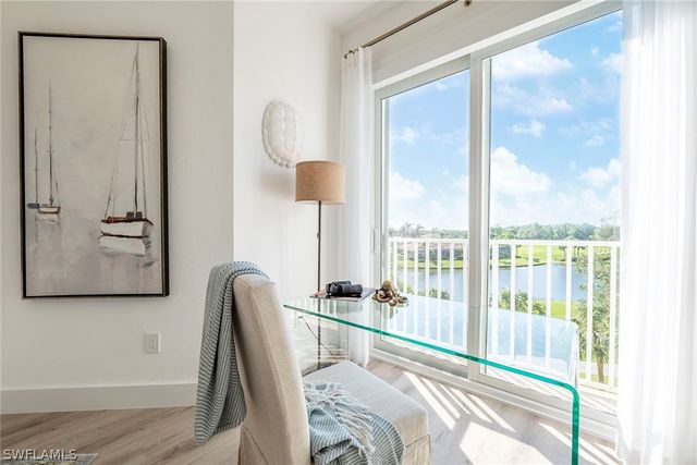 1540 Clermont DR F-305, Naples, FL 34109