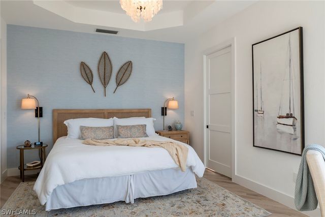 1540 Clermont DR F-305, Naples, FL 34109