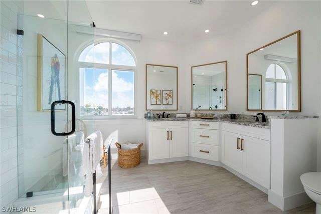 1540 Clermont DR F-305, Naples, FL 34109