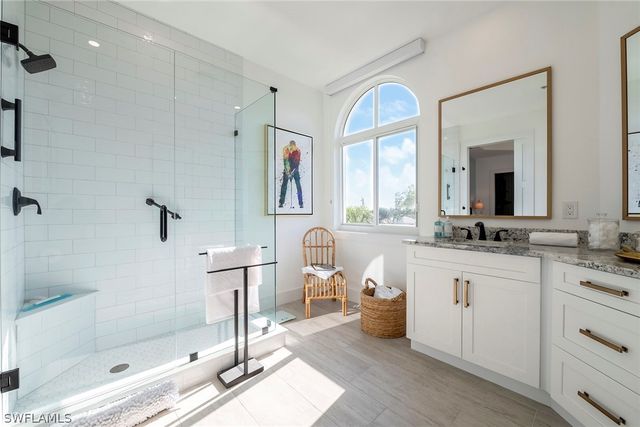 1540 Clermont DR F-305, Naples, FL 34109