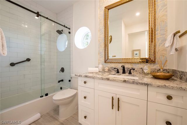 1540 Clermont DR F-305, Naples, FL 34109