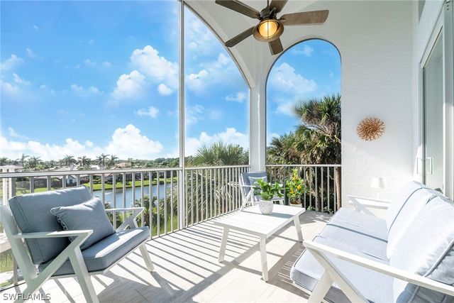 1540 Clermont DR F-305, Naples, FL 34109