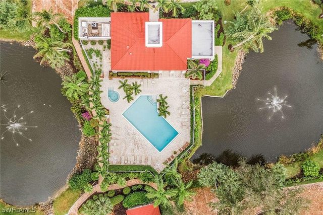 1540 Clermont DR F-305, Naples, FL 34109