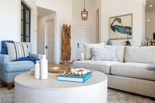 1540 Clermont DR F-305, Naples, FL 34109