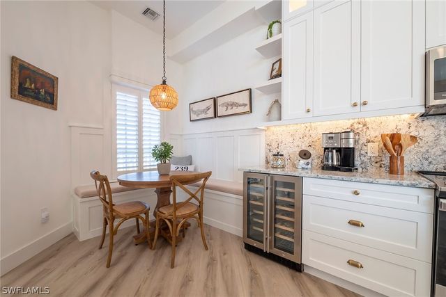 1540 Clermont DR F-305, Naples, FL 34109