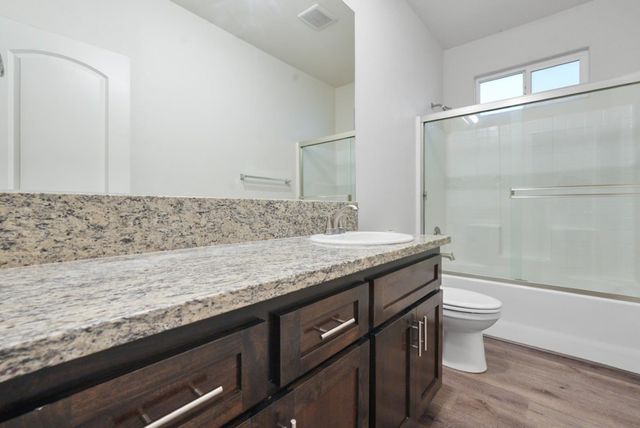 683 Granada Ct, Merced, CA 95341