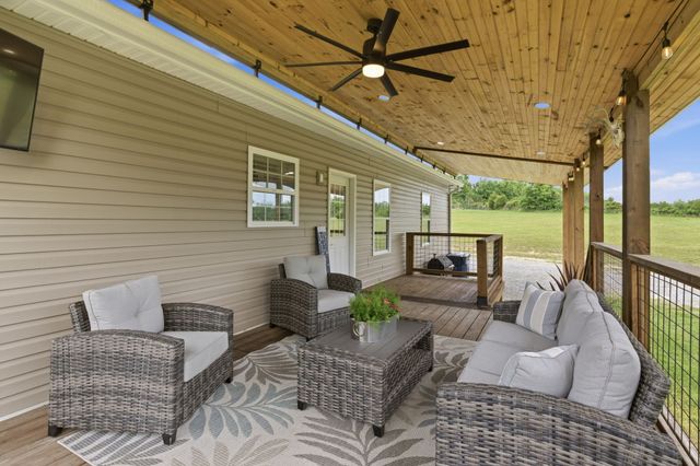 1146 Mount Olive Rd, Westmoreland, TN 37186