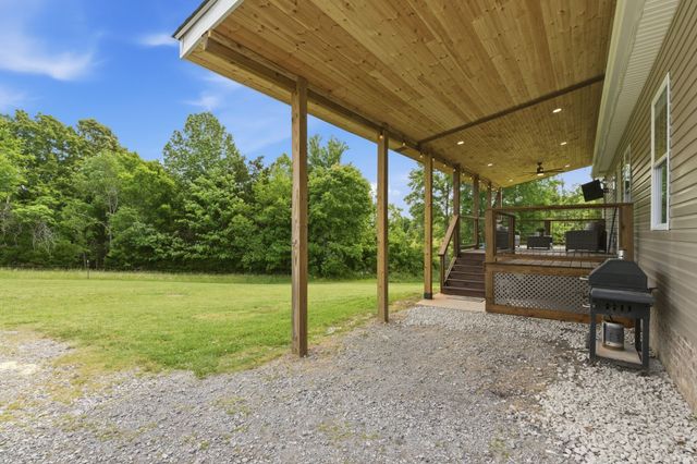 1146 Mount Olive Rd, Westmoreland, TN 37186
