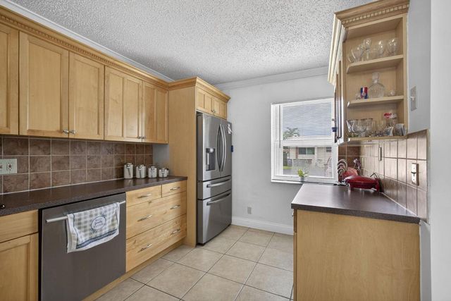 5780 Fernley Drive W 84, West Palm Beach, FL 33415