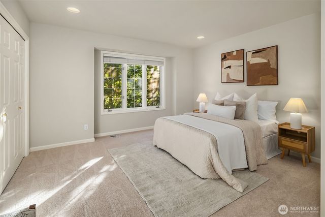 2736 258th Place SE, Sammamish, WA 98075