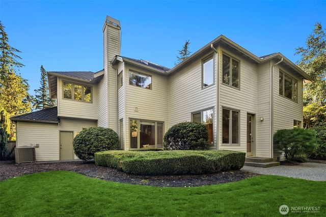 2736 258th Place SE, Sammamish, WA 98075
