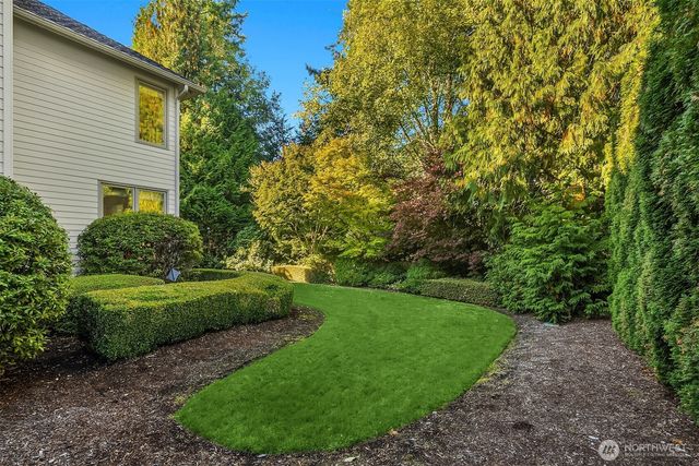 2736 258th Place SE, Sammamish, WA 98075